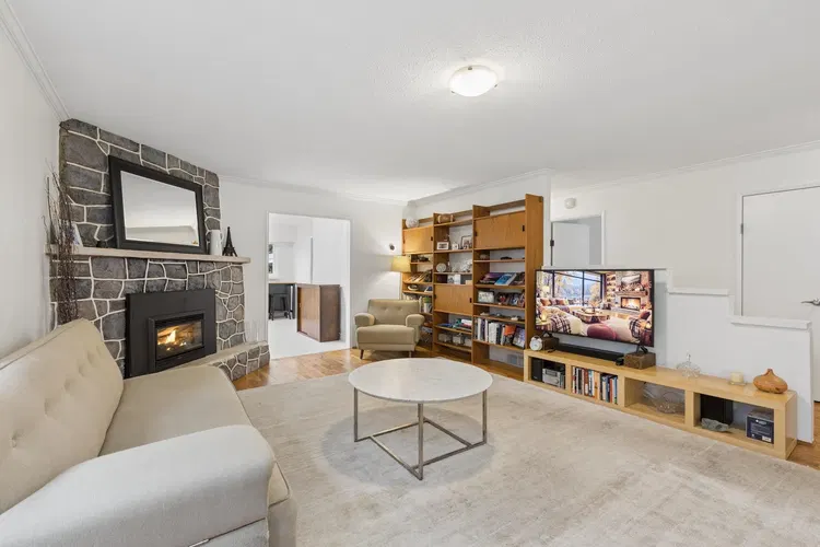Photo 5 of 33 at 331 E 24th Street
