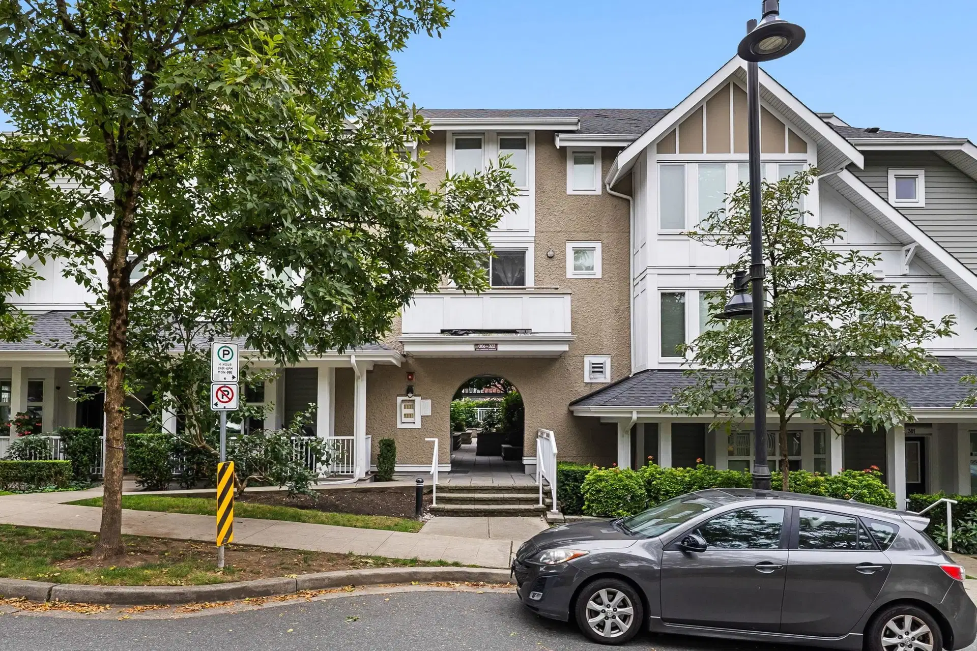 #302 – 618 Langside Avenue