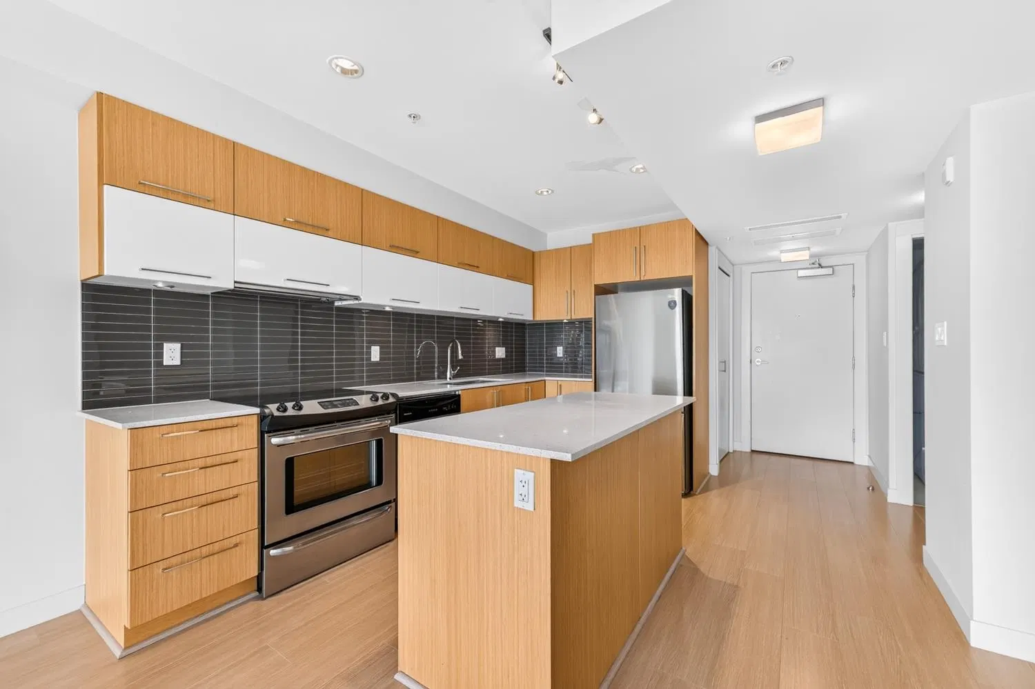 Photo 3 of 20 at #418 – 10020 Dunoon Drive