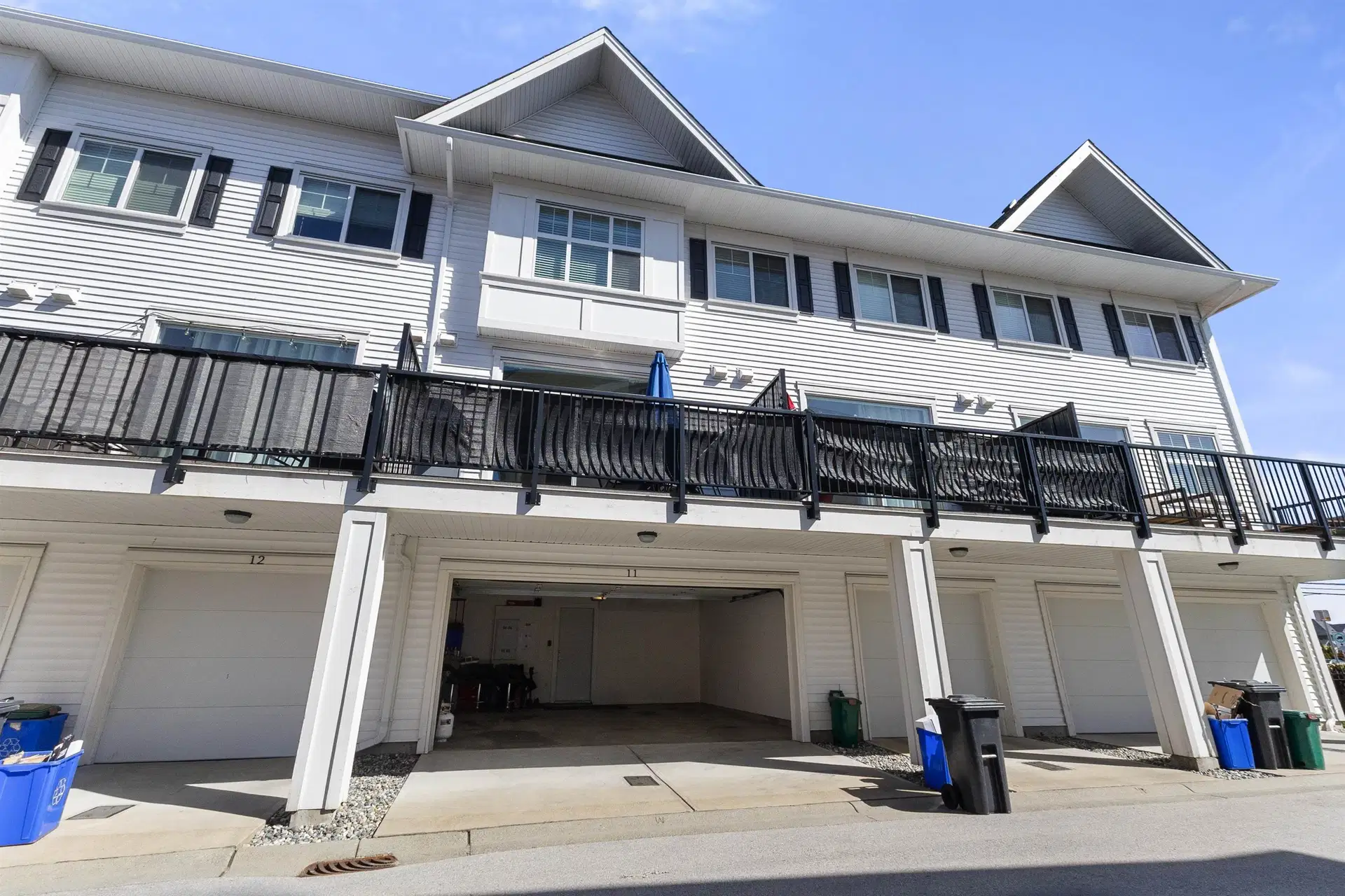#11 – 27735 Roundhouse Drive
