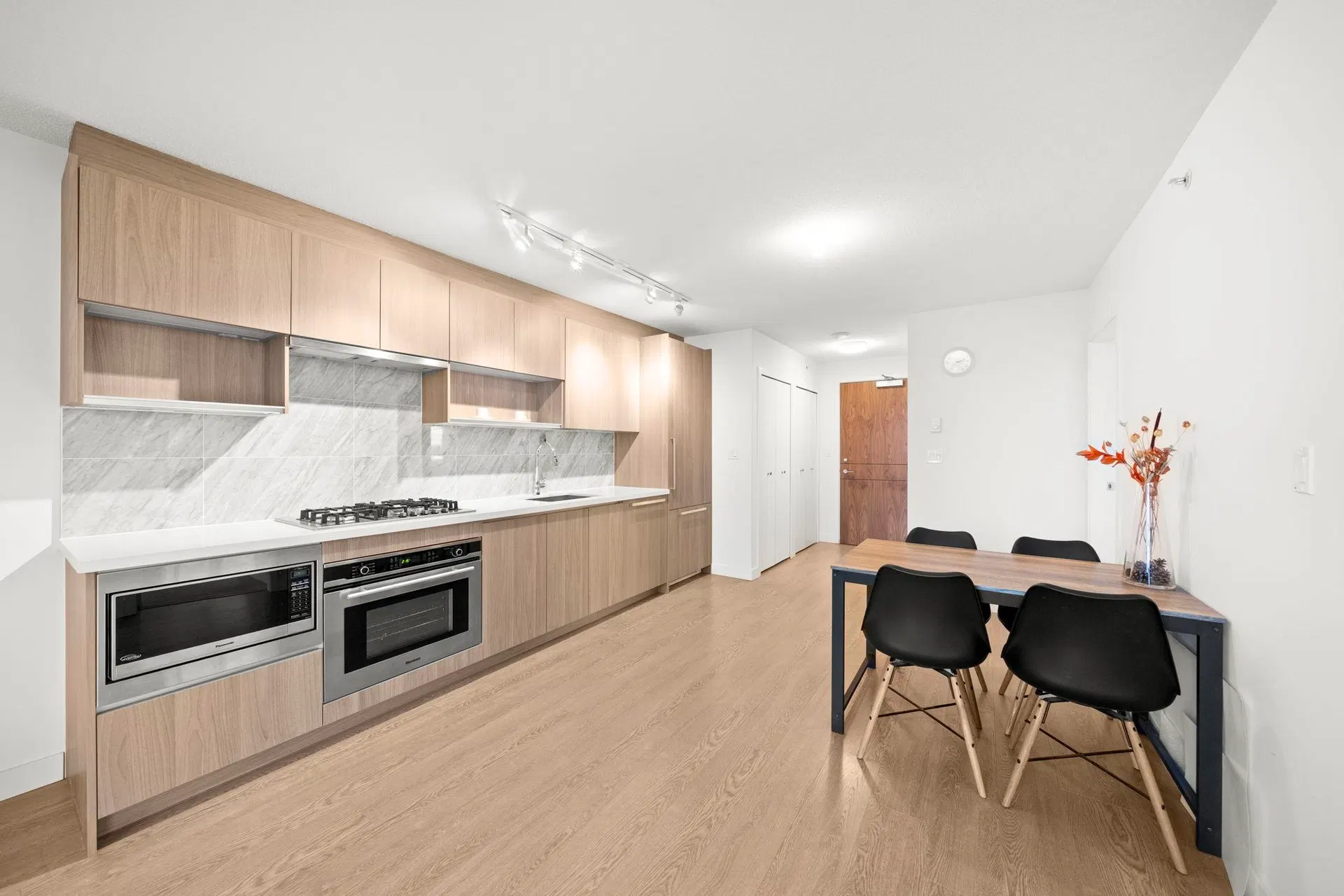 Photo 2 of 40 at #3209 – 13696 100 Avenue