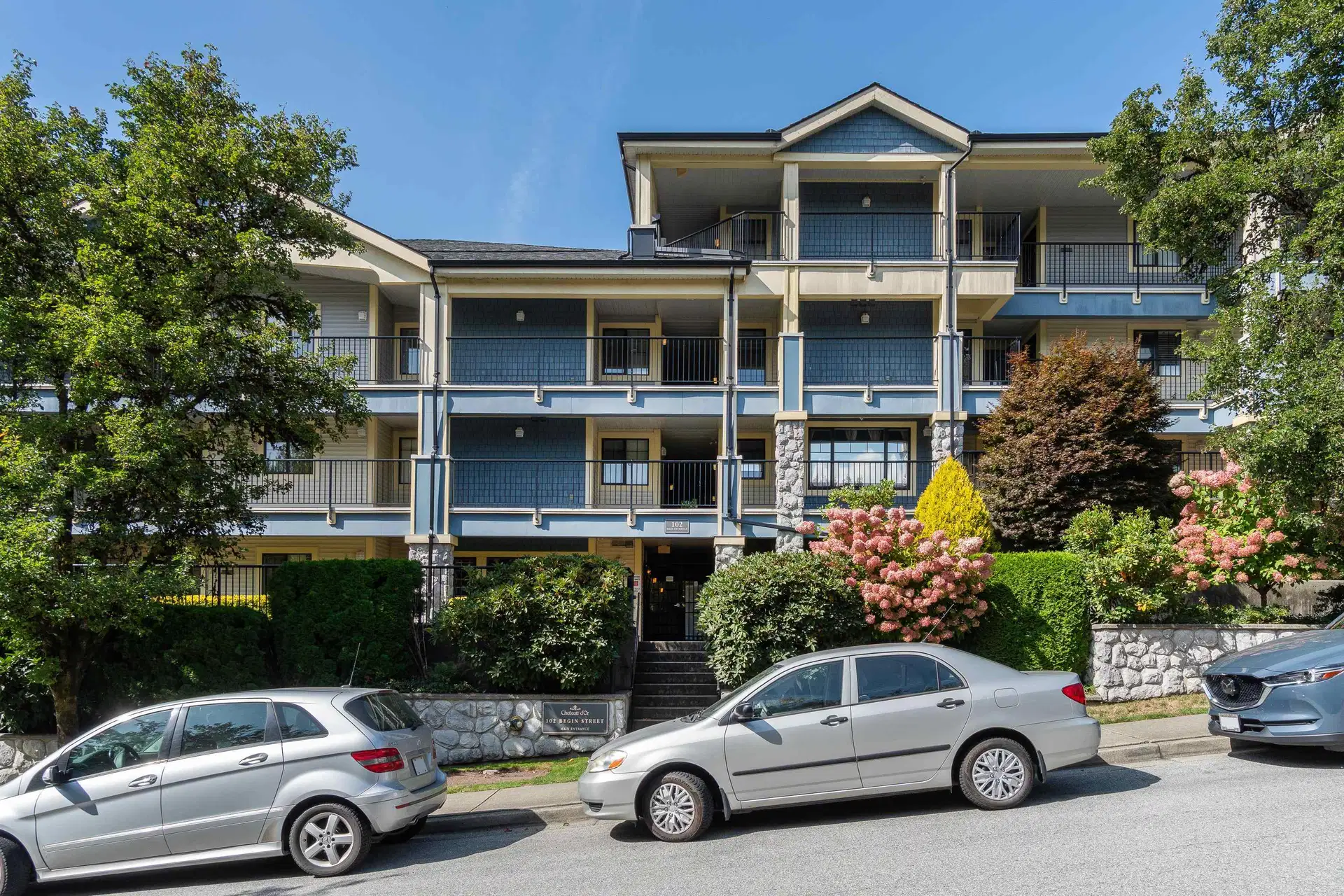 #208 – 102 Begin Street