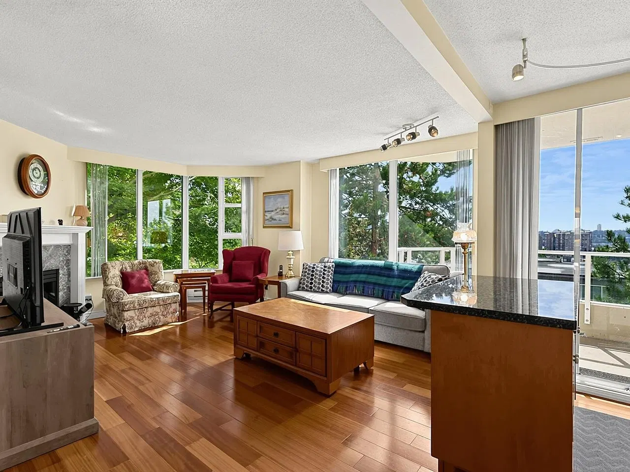 Photo 1 of 19 at #303 – 412 Twelfth Street