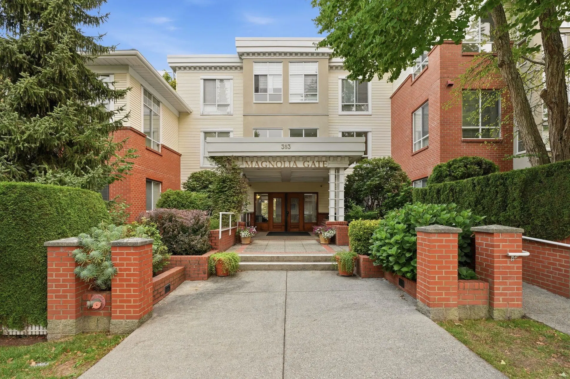 Photo 3 of 36 at #333 – 383 E 37th Avenue