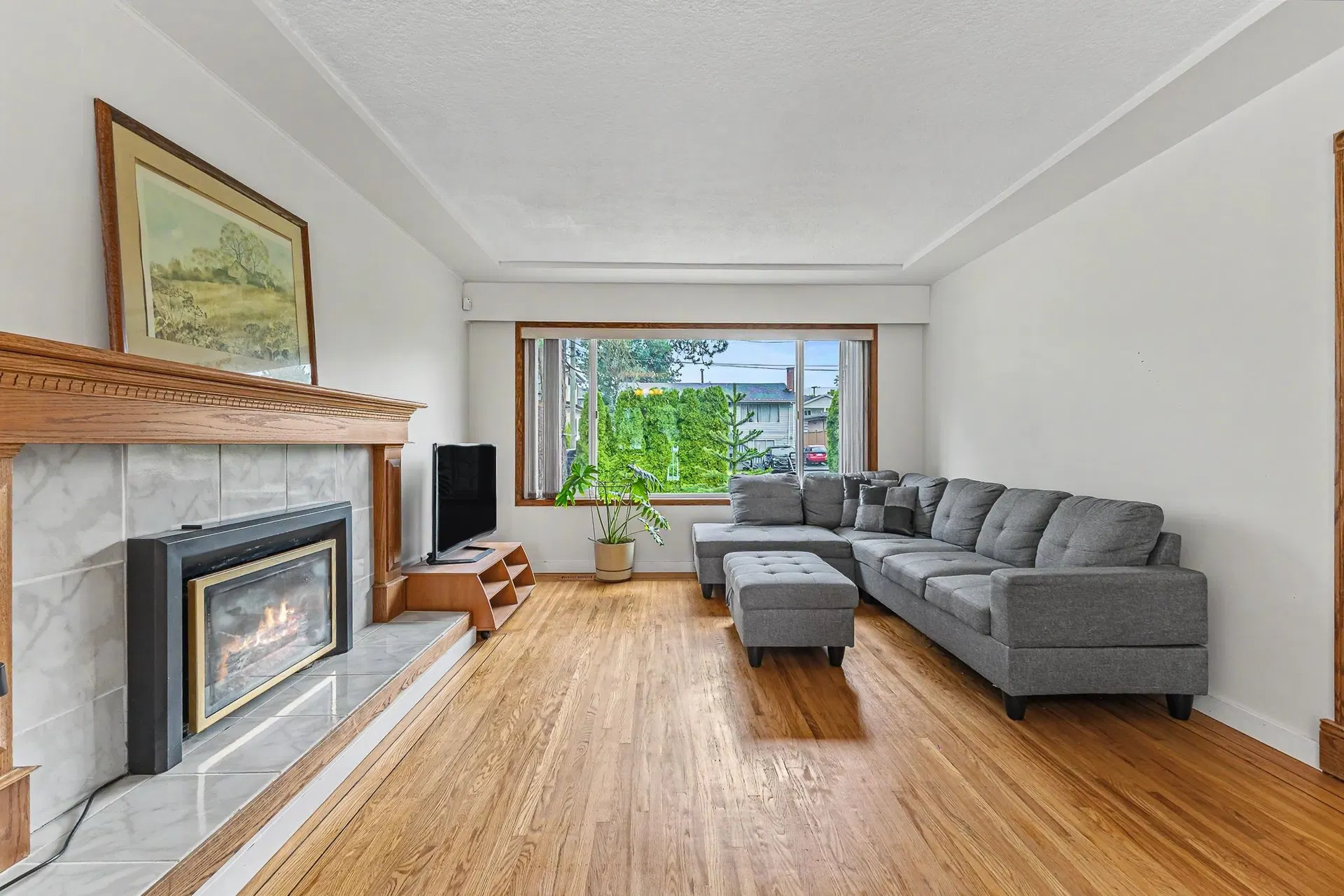 Photo 3 of 40 at 1684 Cornell Avenue