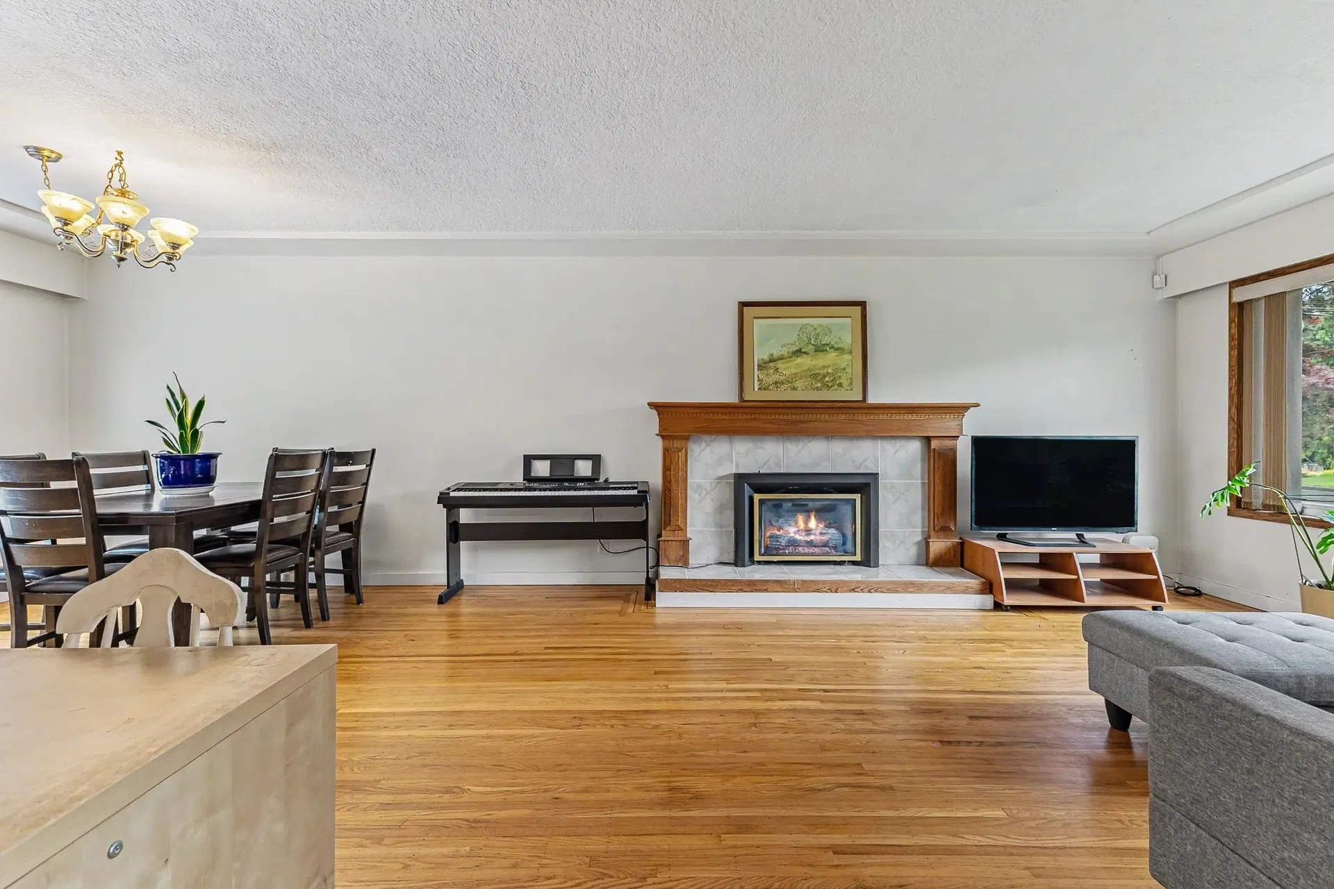 Photo 5 of 40 at 1684 Cornell Avenue