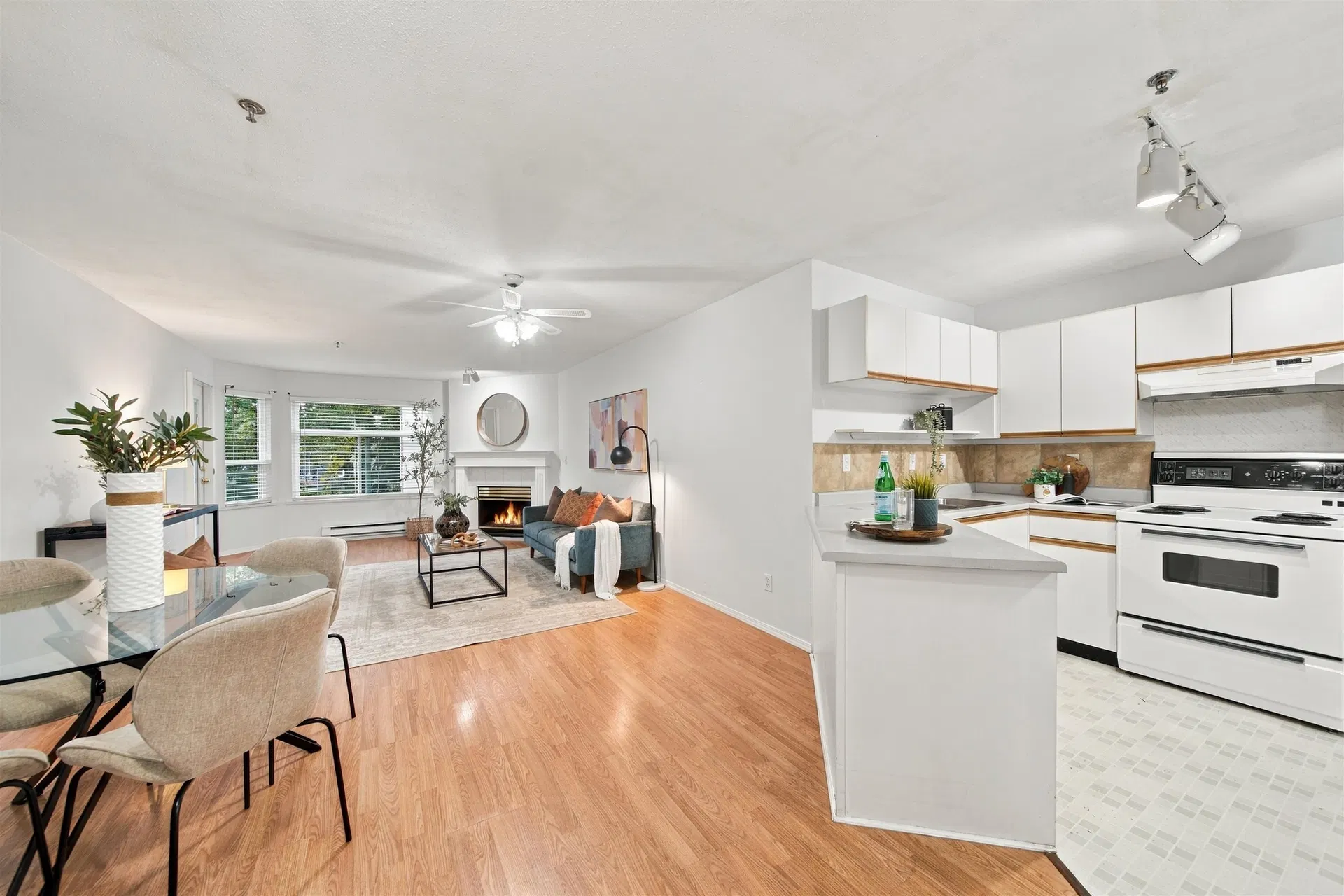 Photo 3 of 24 at #207 – 5955 177b Street