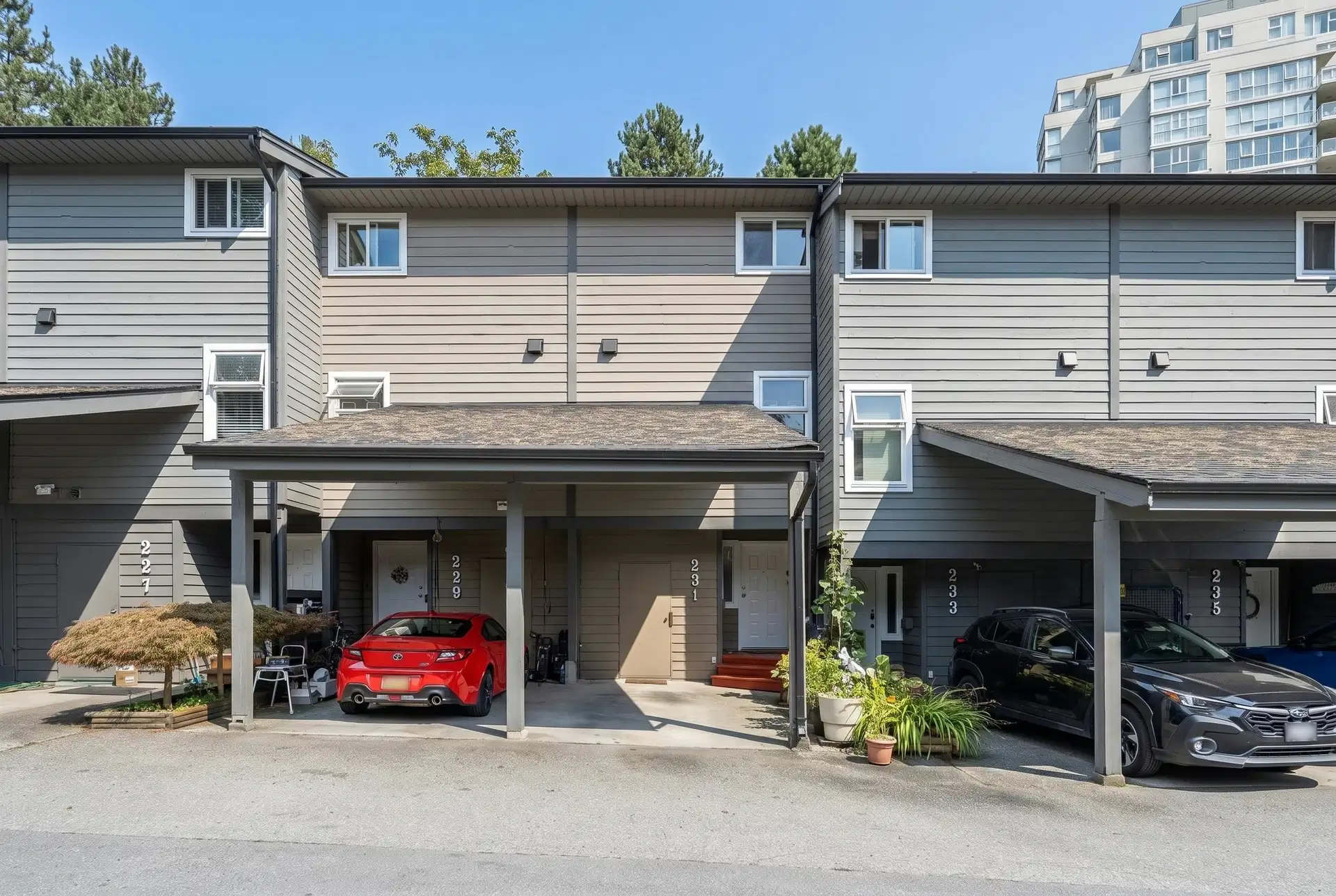 231 Balmoral Place