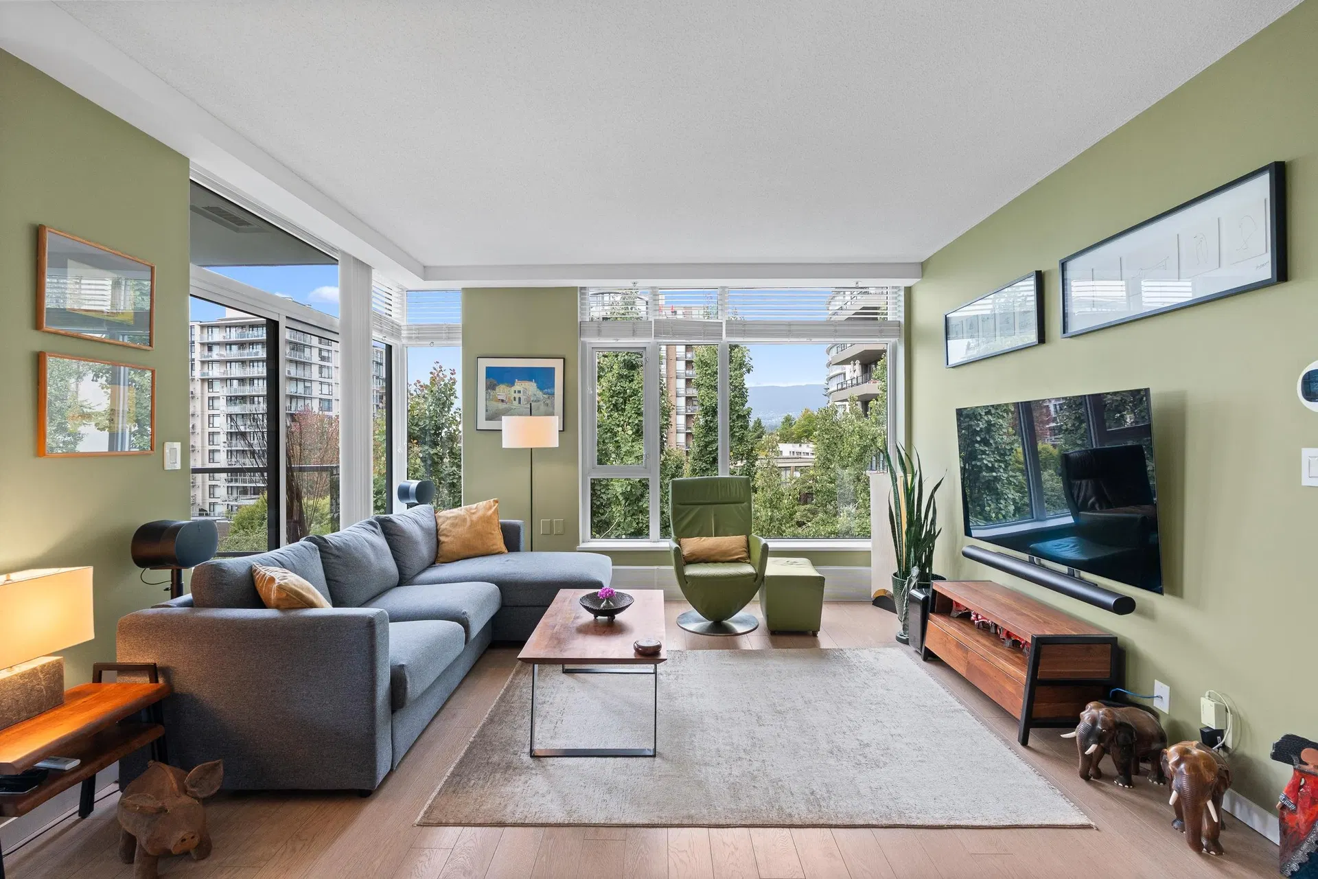 #308 – 135 2nd Street