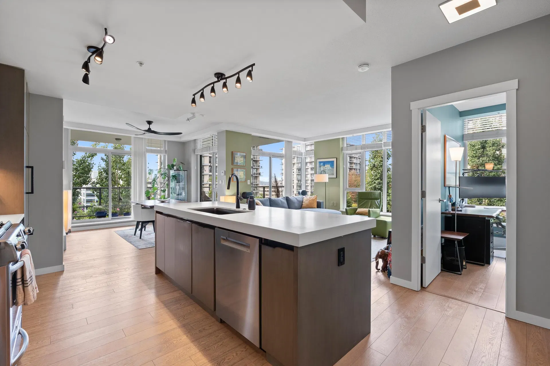 Photo 2 of 33 at #308 – 135 W 2nd Street