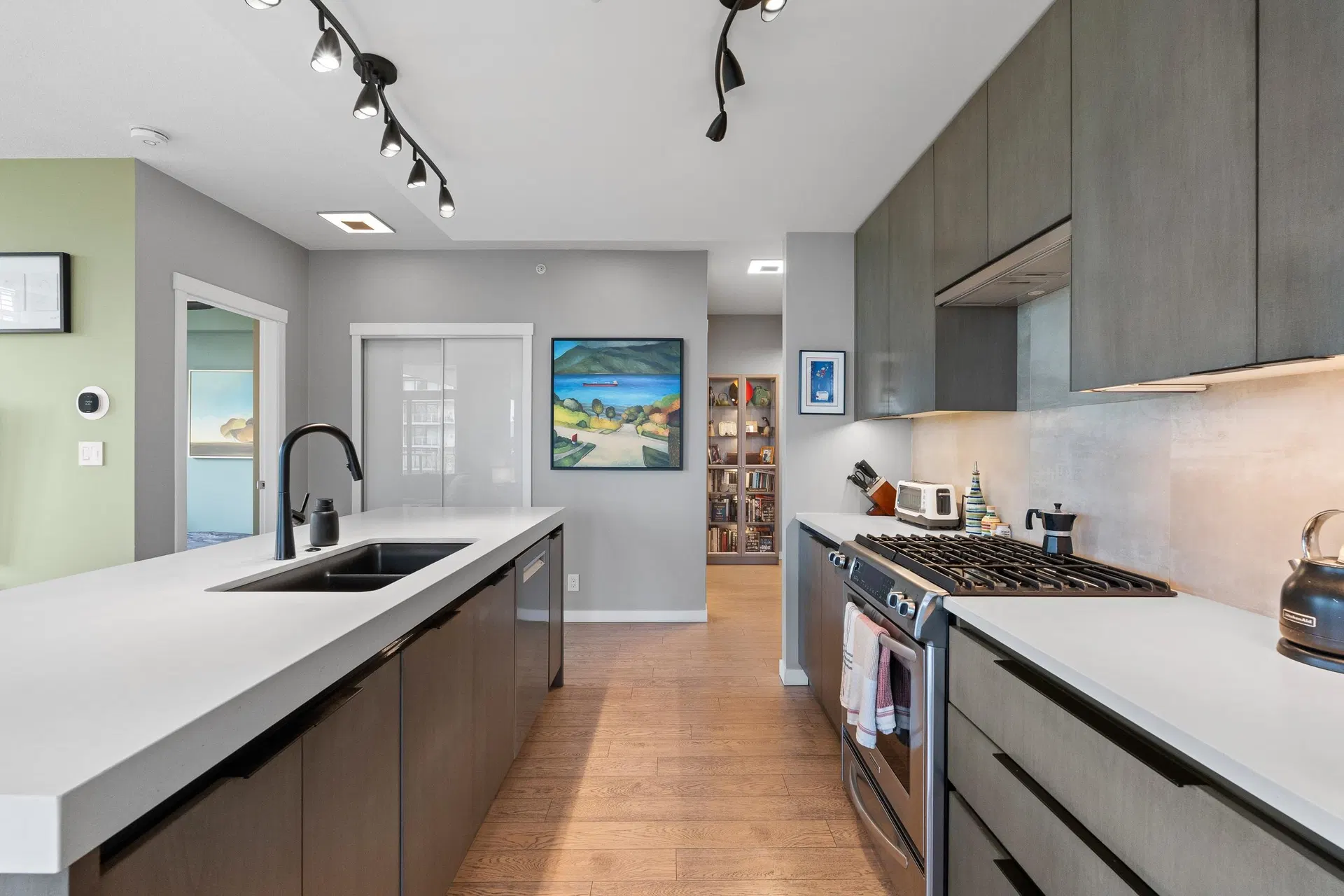 Photo 5 of 33 at #308 – 135 W 2nd Street