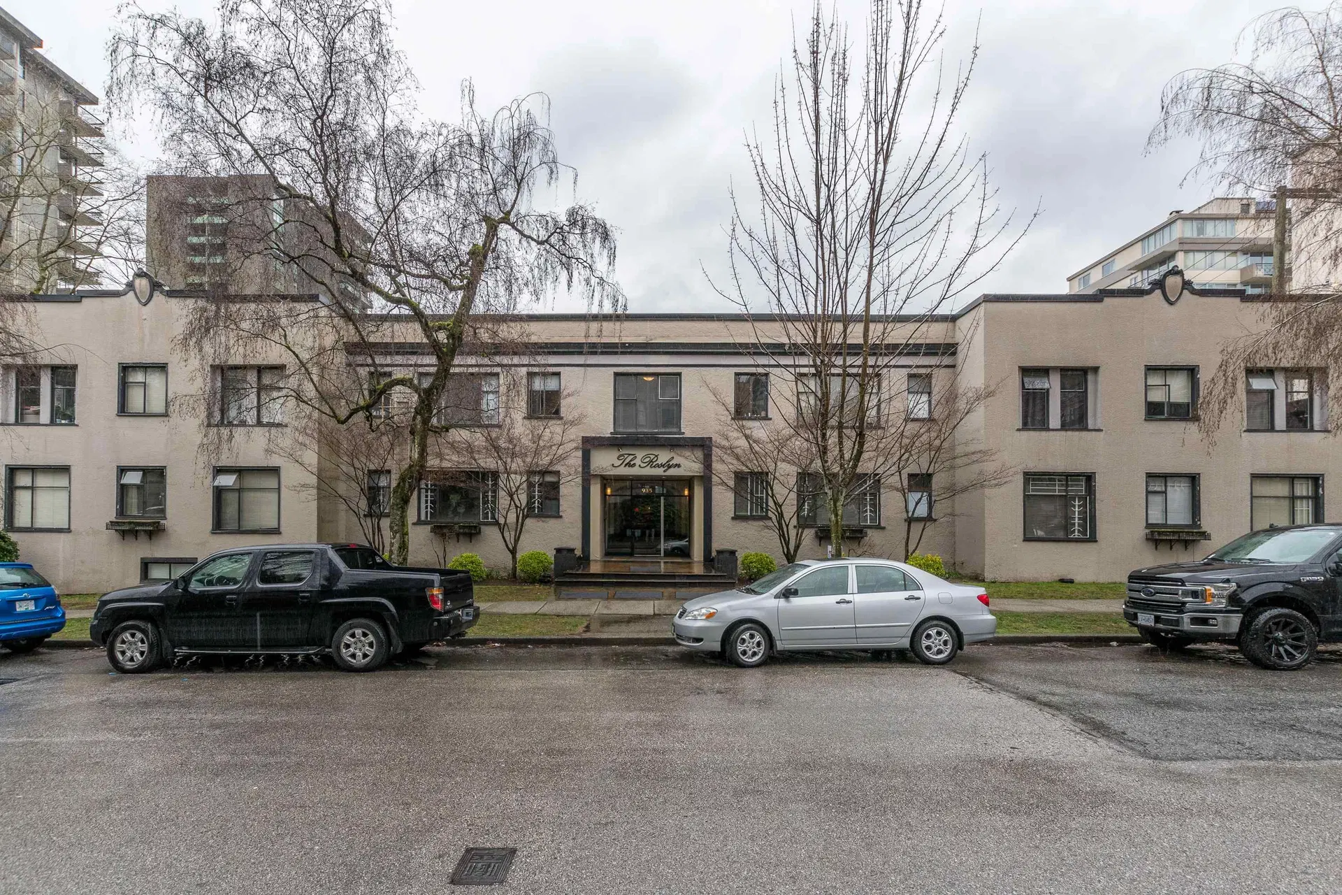 Photo 2 of 20 at #11 – 935 Jervis Street