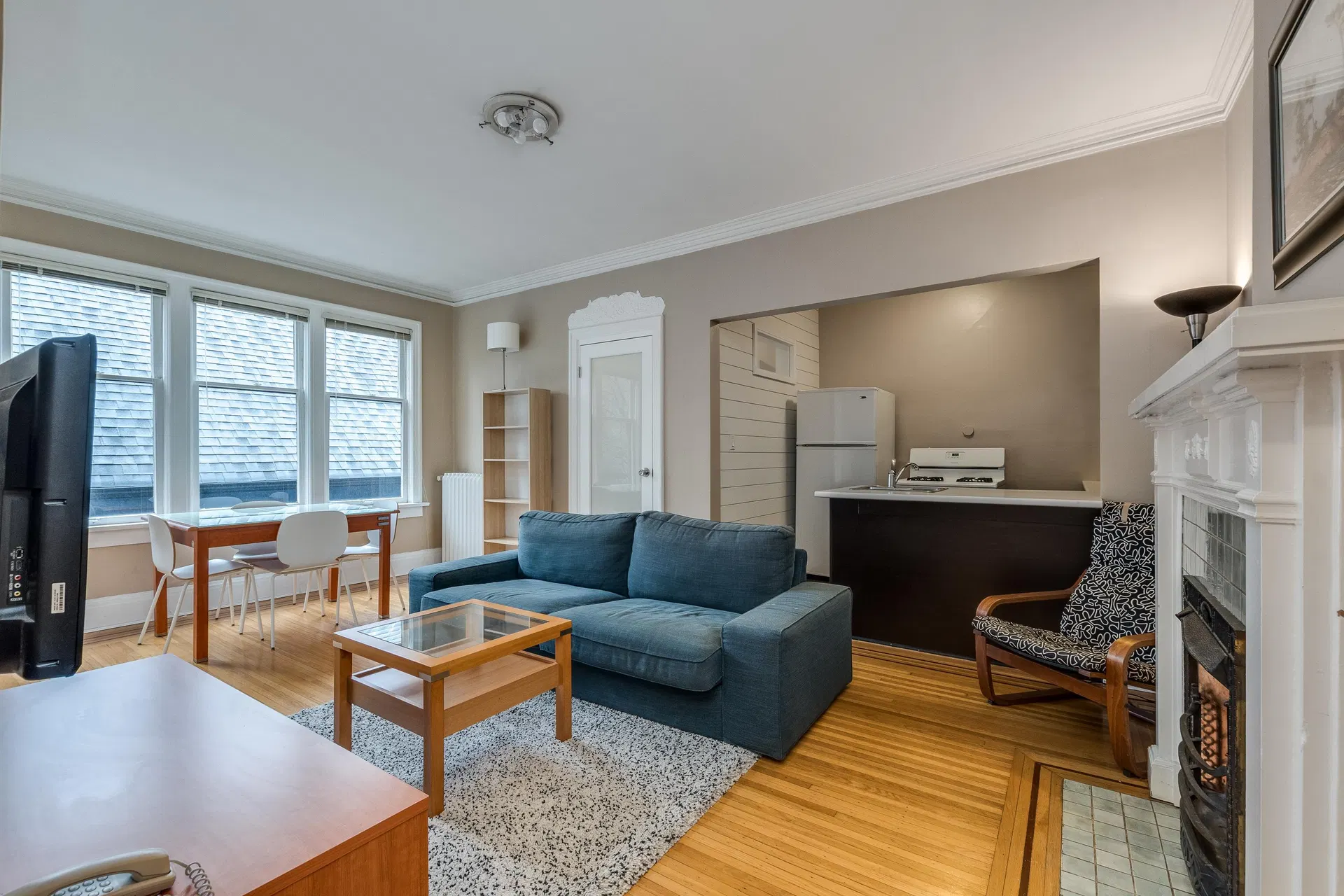 Photo 5 of 20 at #11 – 935 Jervis Street