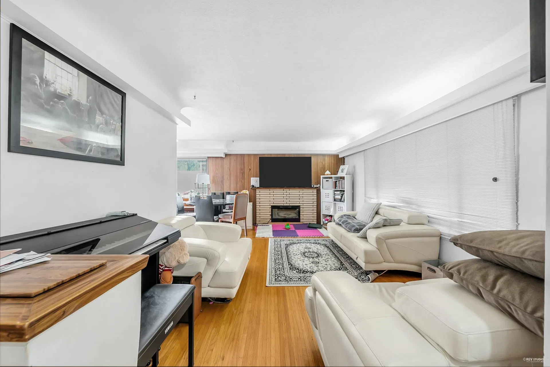 Photo 5 of 19 at 2975 E 41st Avenue