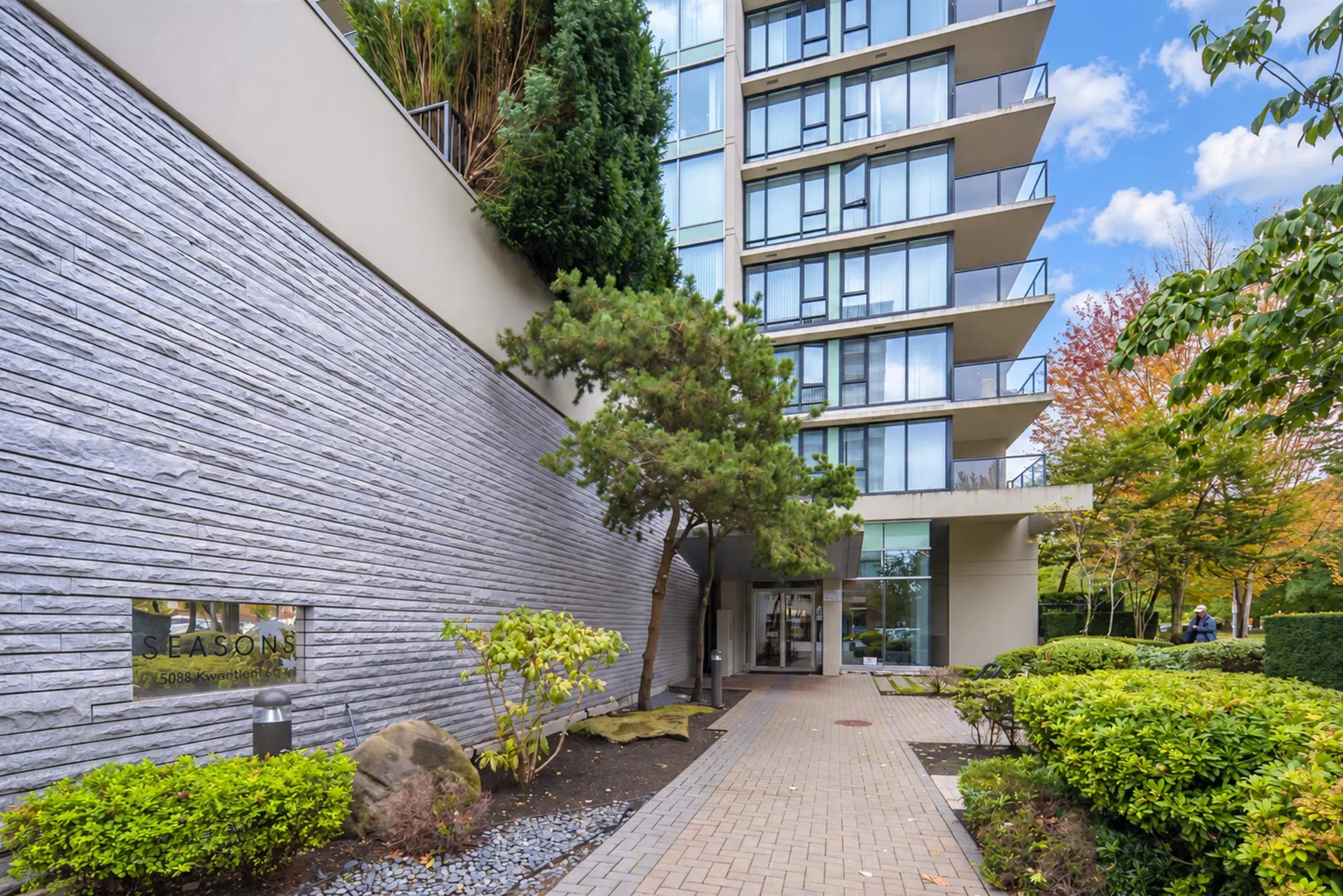 Photo 3 of 28 at #808 – 5088 Kwantlen Street