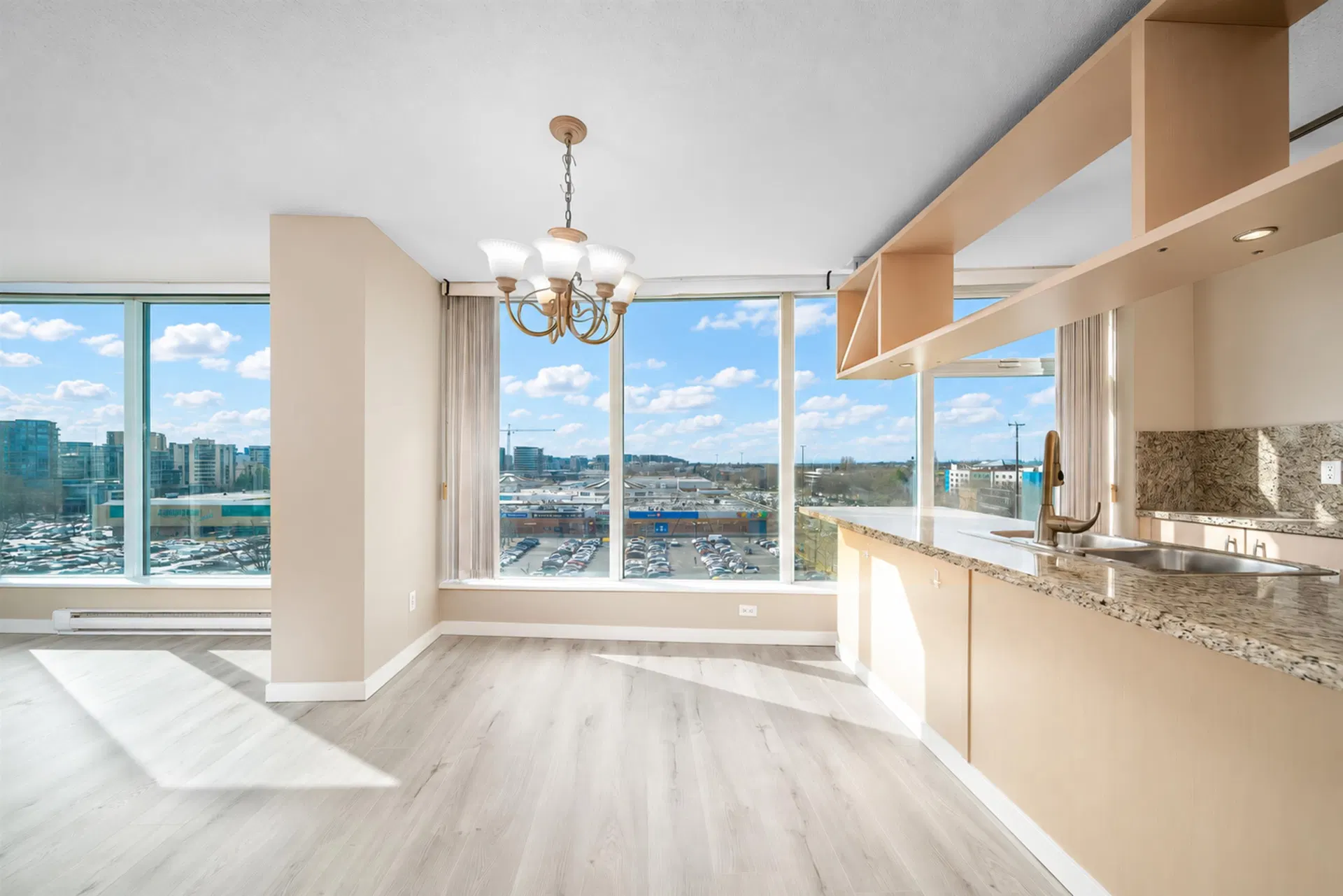 Photo 5 of 28 at #808 – 5088 Kwantlen Street