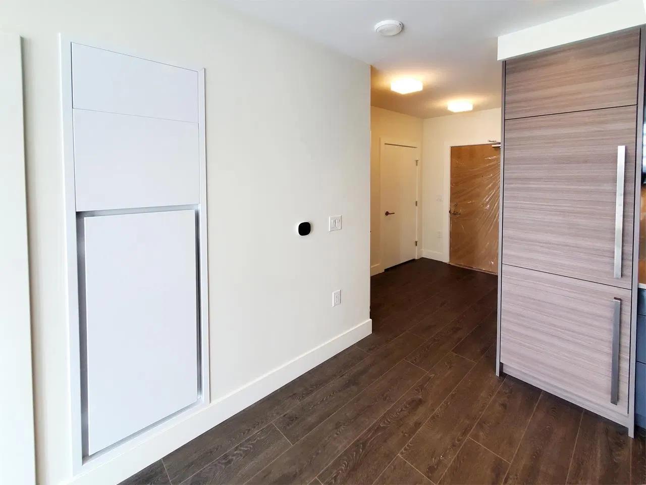 Photo 3 of 27 at #507 – 3438 Sawmill Crescent
