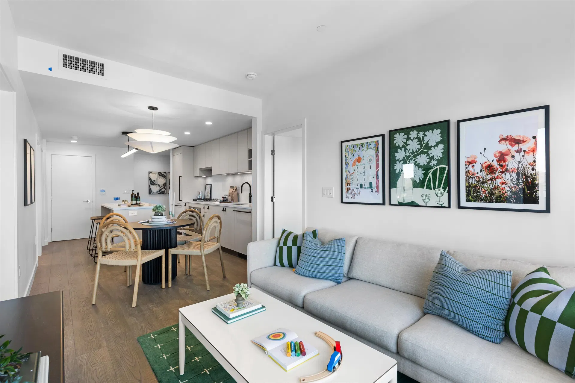 Photo 2 of 23 at #405 – 1680 E 12th Avenue