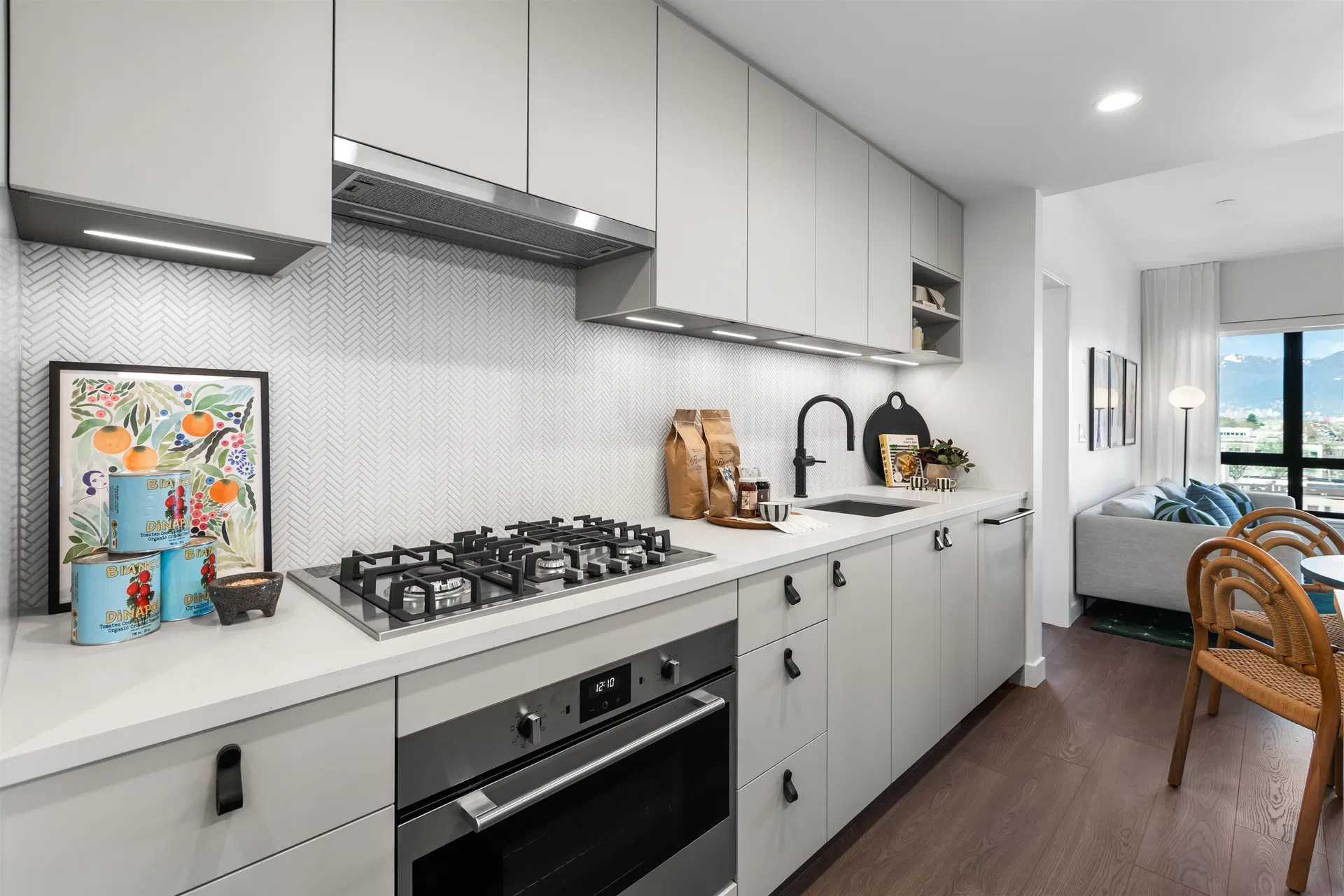 Photo 5 of 23 at #405 – 1680 E 12th Avenue