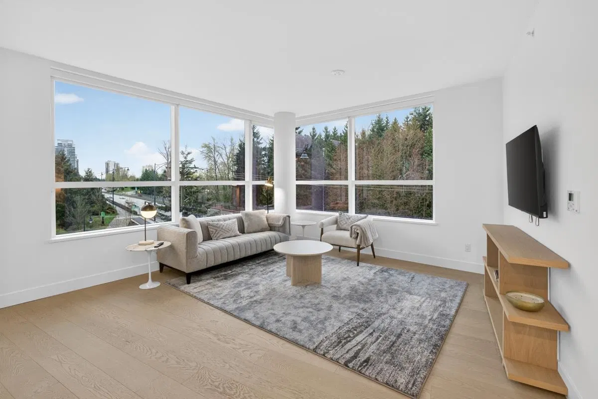 Photo 2 of 35 at #405 – 423 6th St