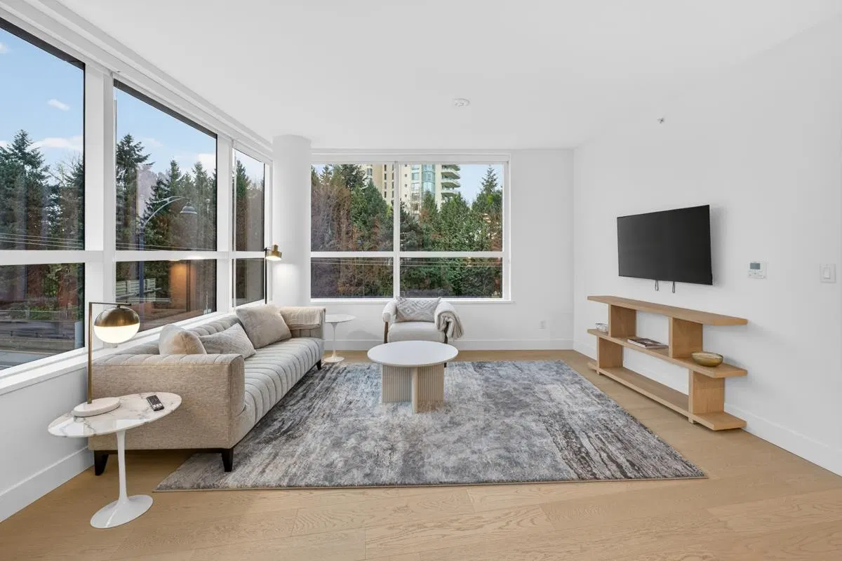 Photo 3 of 35 at #405 – 423 6th St