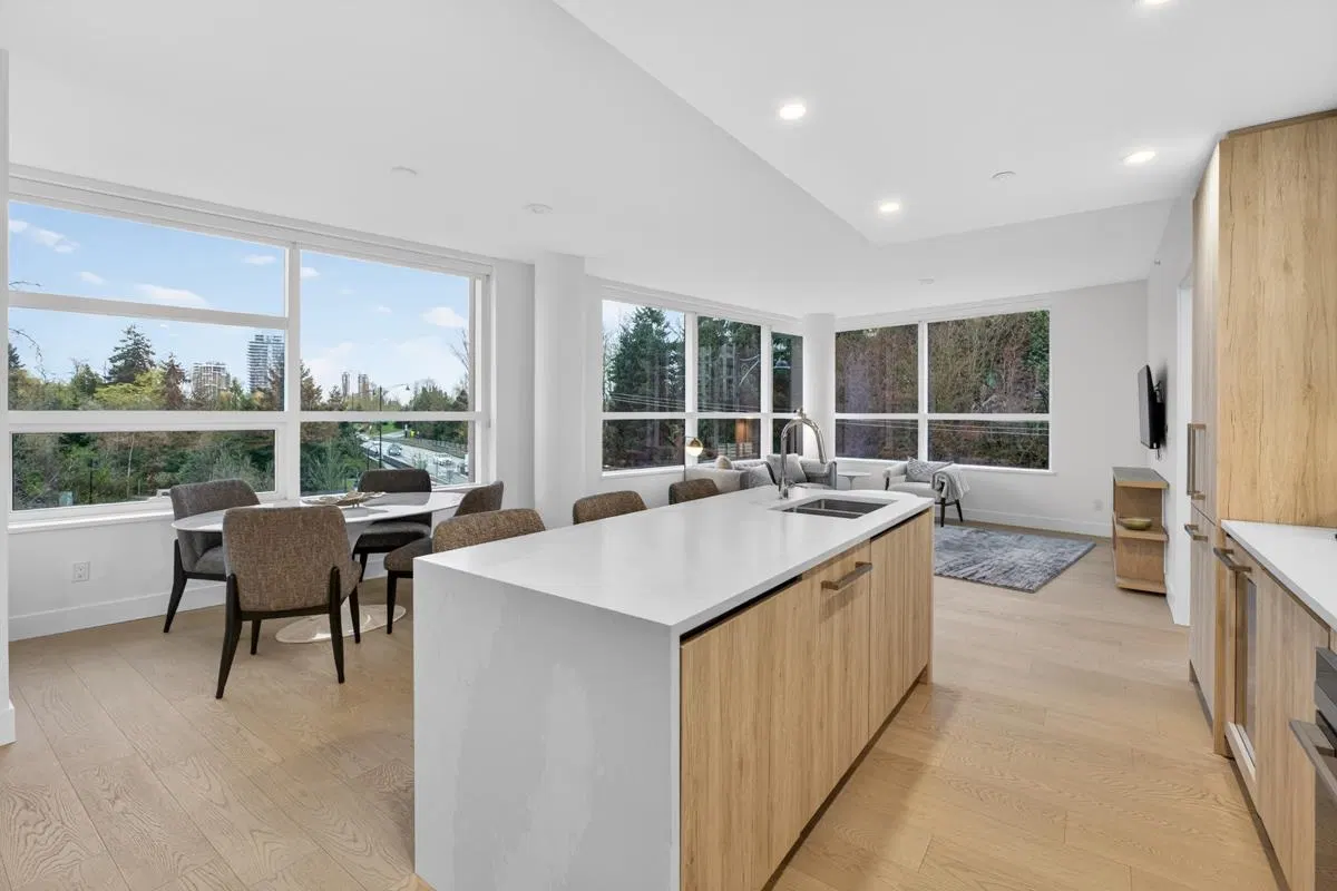 Photo 5 of 35 at #405 – 423 6th St