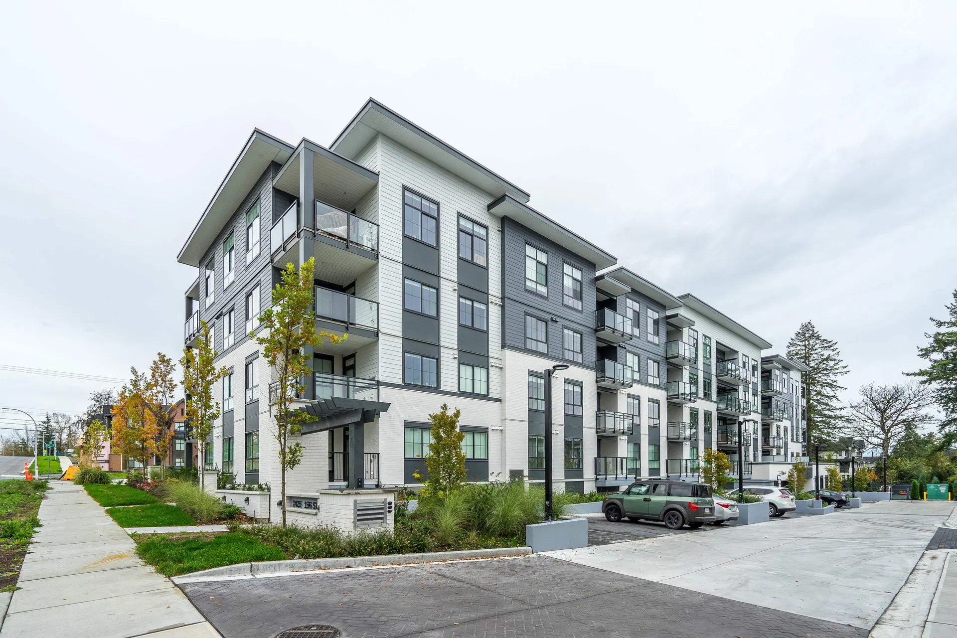 Photo 3 of 14 at #301 – 2425 166 Street