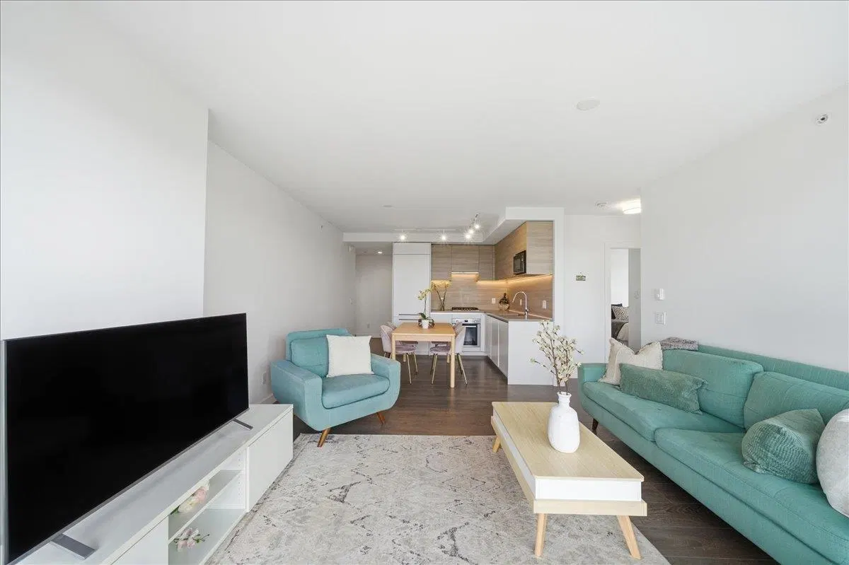 Photo 5 of 24 at #1904 – 652 Whiting Way