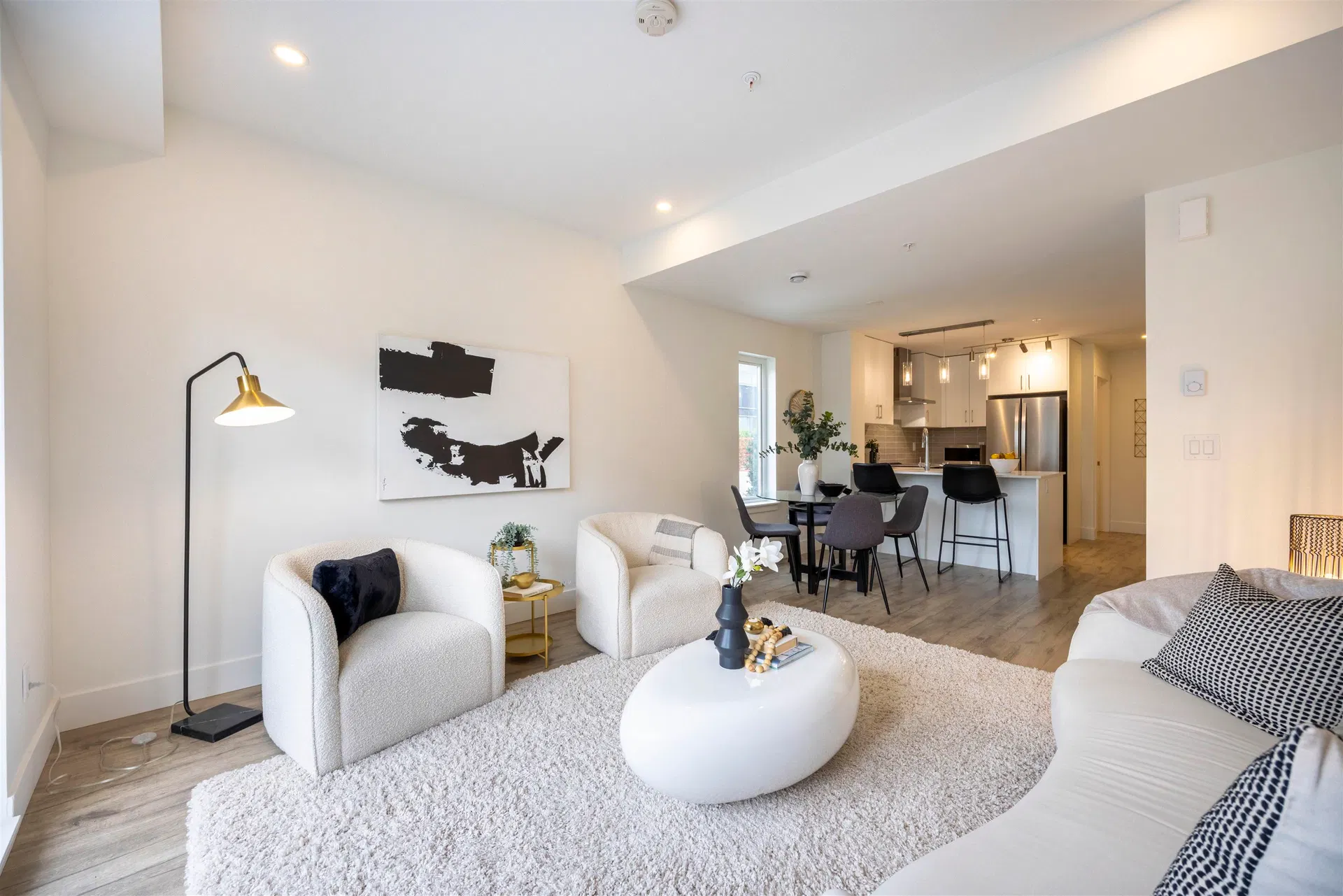 Photo 4 of 16 at #1 – 6328 King George Boulevard