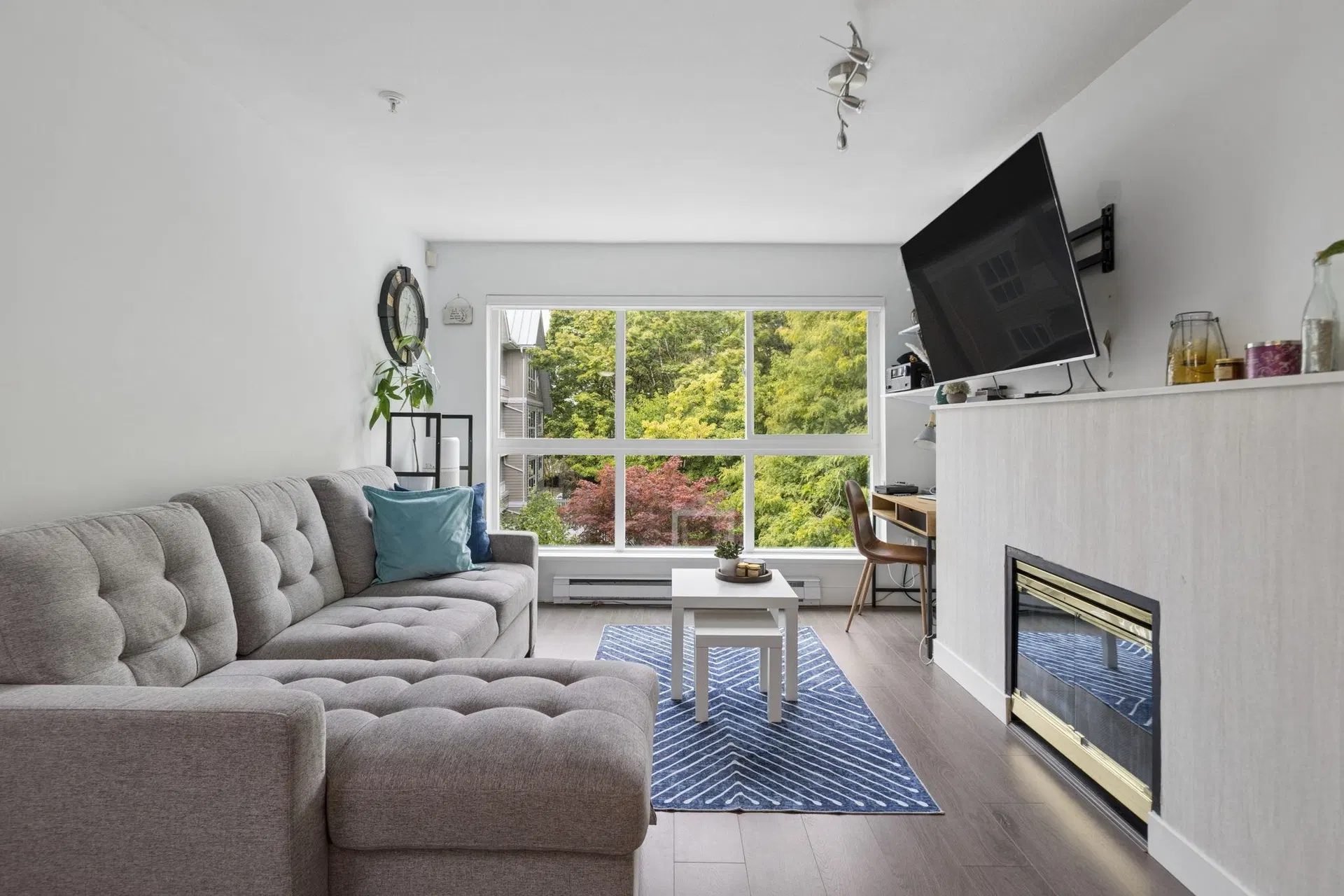 Photo 4 of 36 at #323 – 5900 Dover Crescent