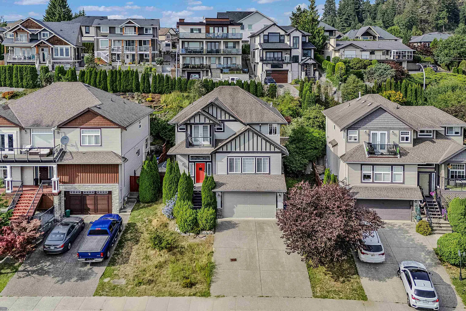 Photo 1 of 40 at 33821 Grewall Crescent