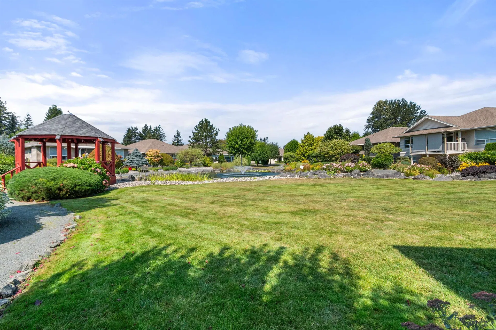 Photo 4 of 34 at 5976 Hunter Creek Crescent
