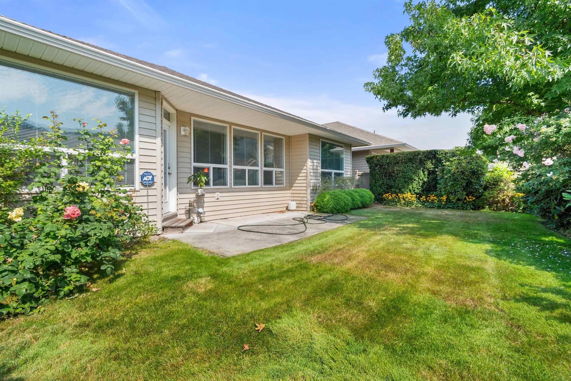 Photo 5 of 34 at 5976 Hunter Creek Crescent
