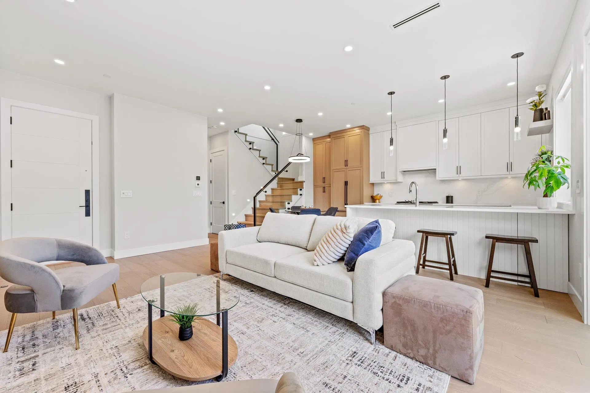 Photo 5 of 35 at #2 – 8578 Cartier Street