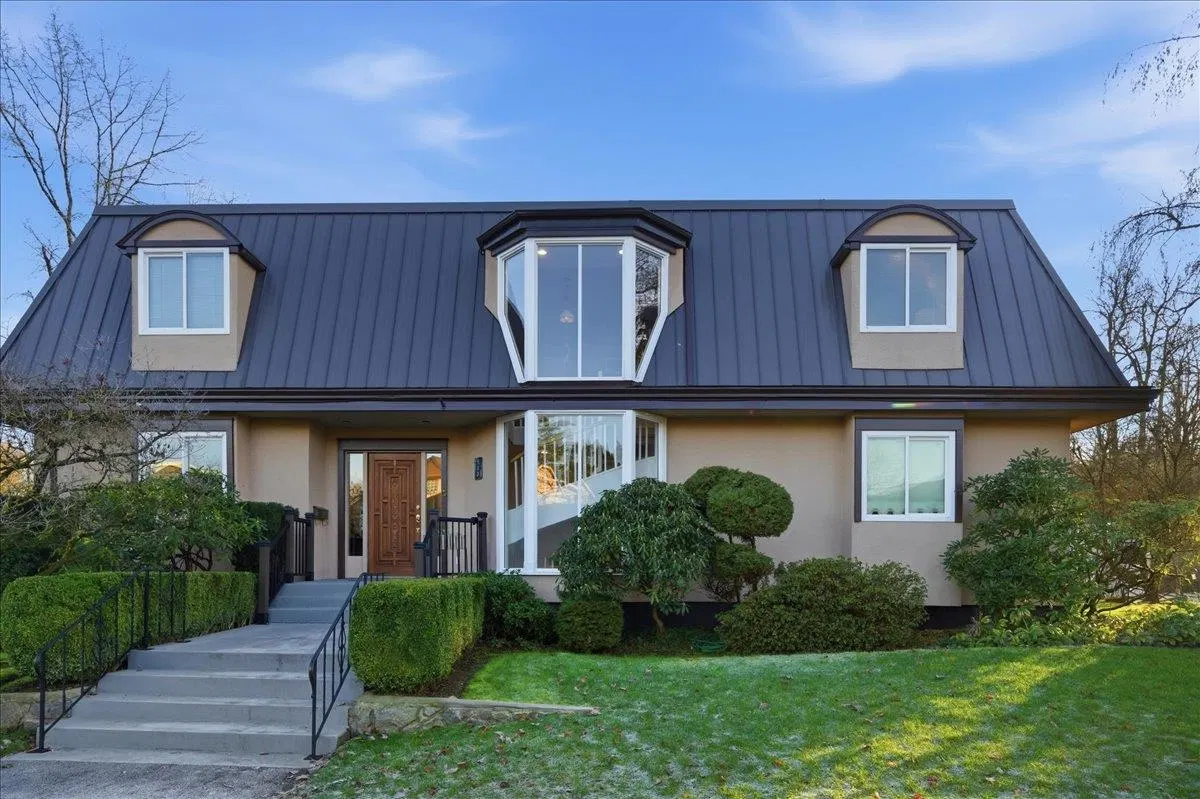 Photo 2 of 40 at 488 Glenbrook Street