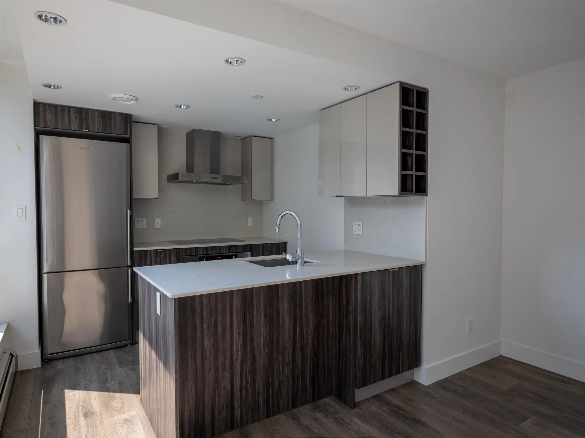 Photo 5 of 19 at #706 – 1788 Columbia Street