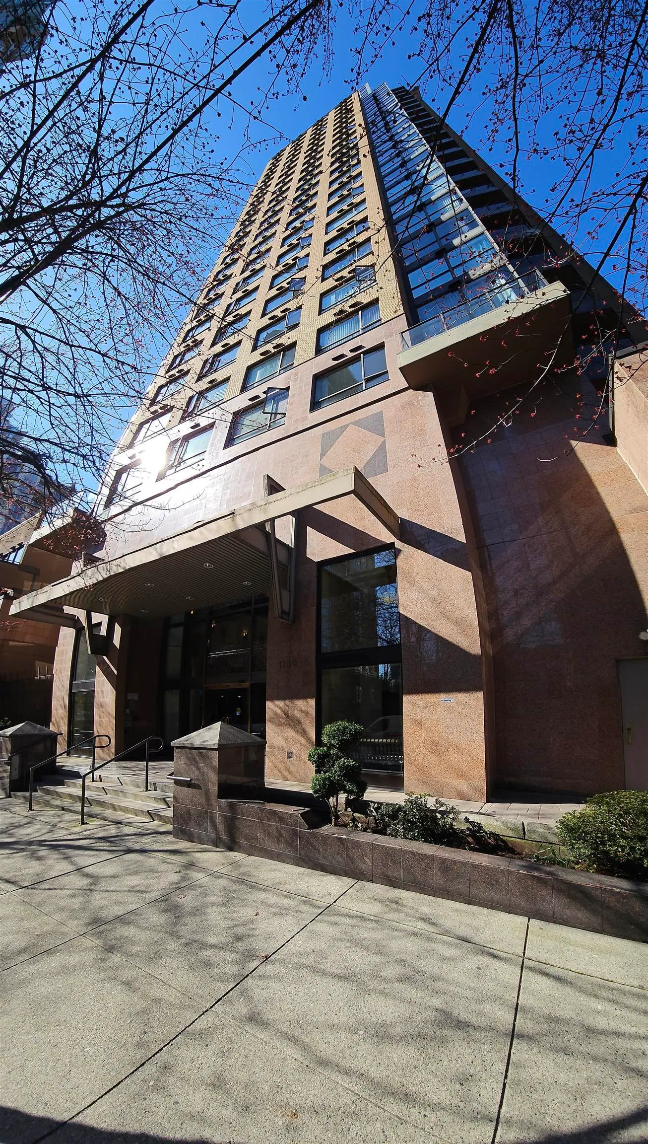 Photo 1 of 14 at #1003 – 1189 Howe Street