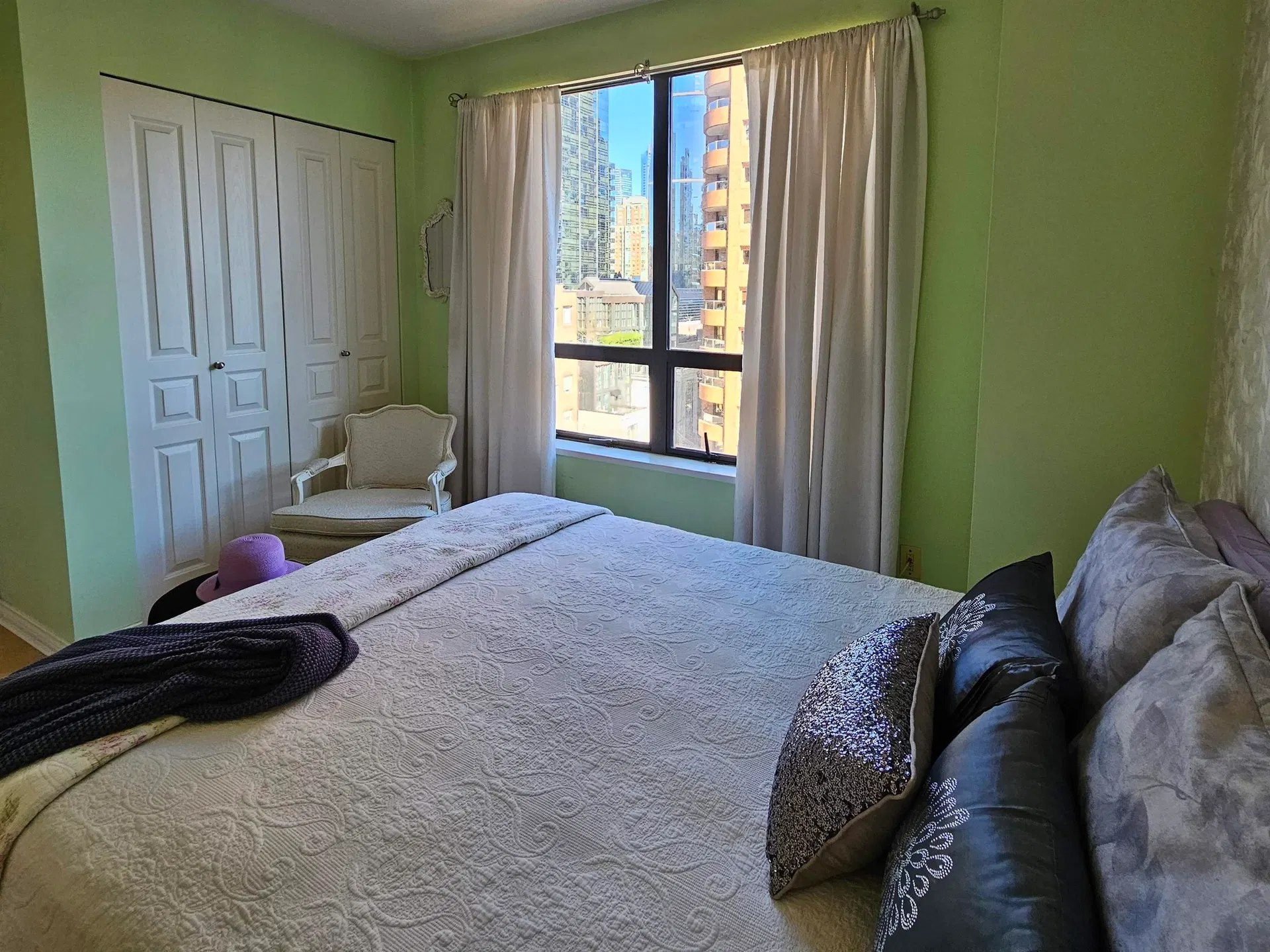 Photo 4 of 14 at #1003 – 1189 Howe Street
