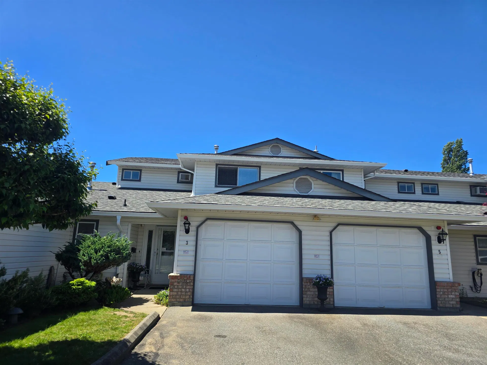 Photo 3 of 25 at #3 – 32165 7th Avenue