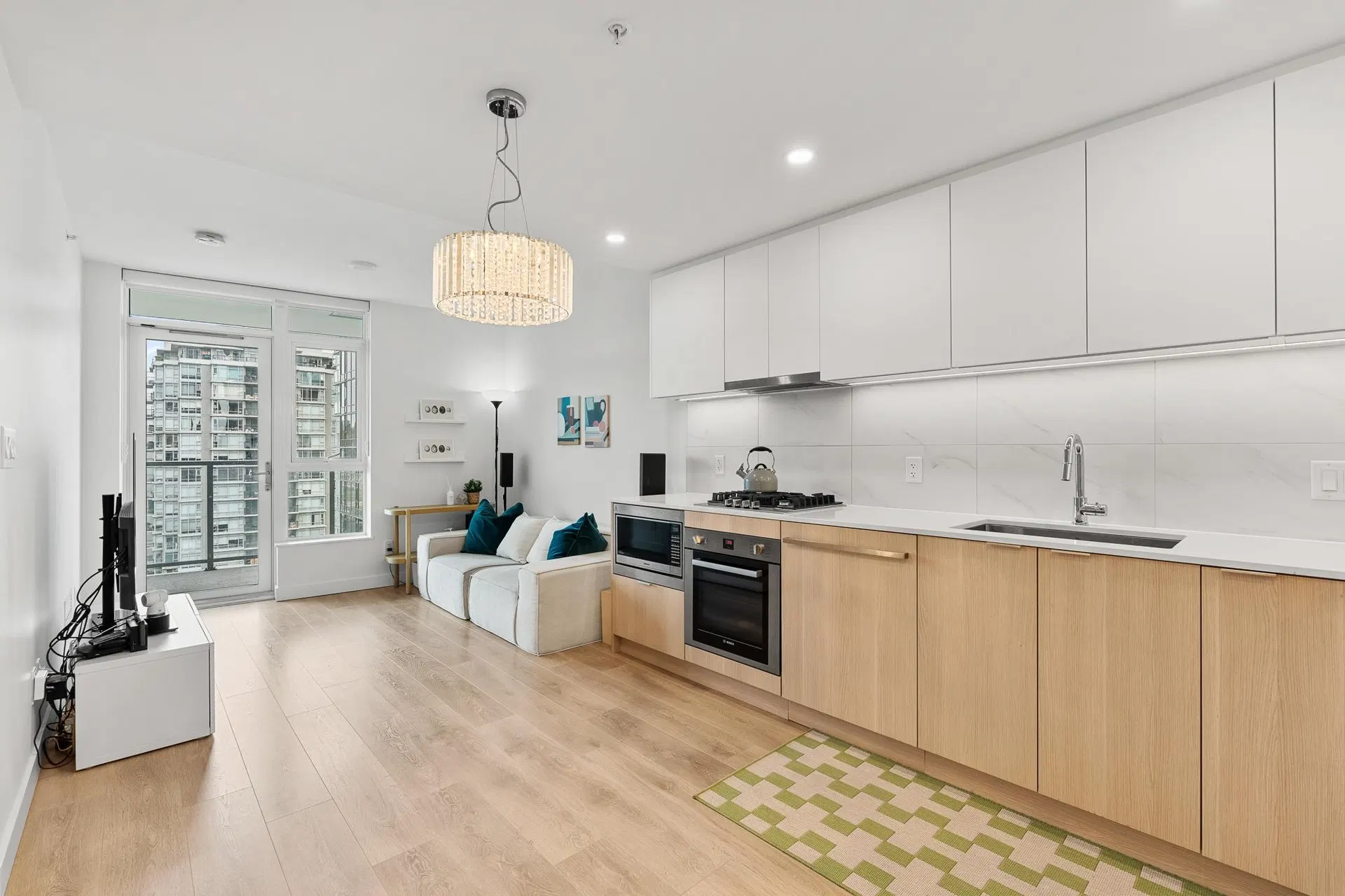 Photo 3 of 30 at #1308 – 308 Alderson Avenue