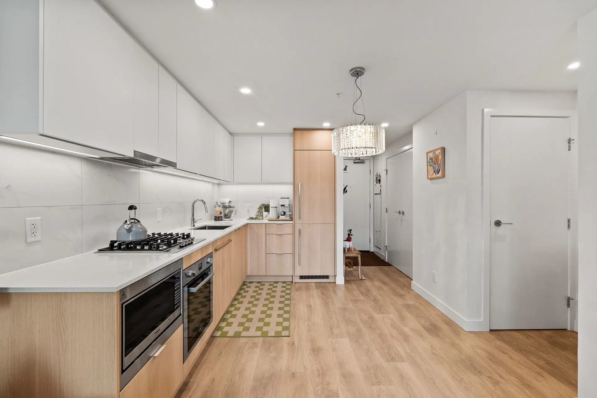 Photo 4 of 30 at #1308 – 308 Alderson Avenue