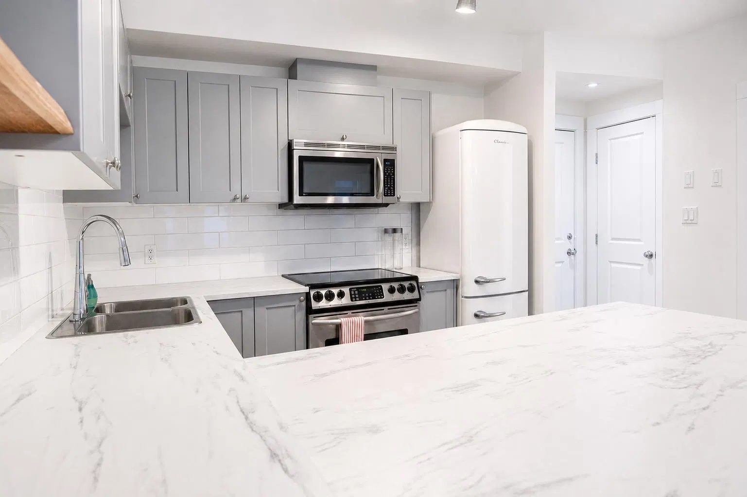 Photo 5 of 10 at #305 – 7330 Arbutus Street