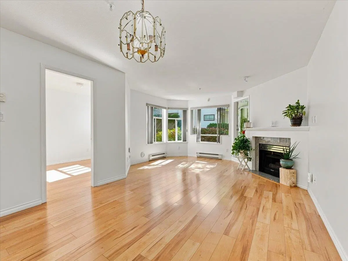 Photo 2 of 31 at #207 – 3638 Rae Avenue