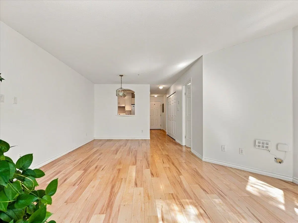 Photo 5 of 31 at #207 – 3638 Rae Avenue