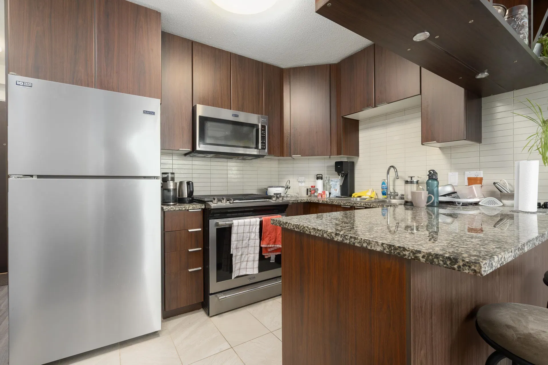 Photo 5 of 33 at #802 – 1010 Richards Street