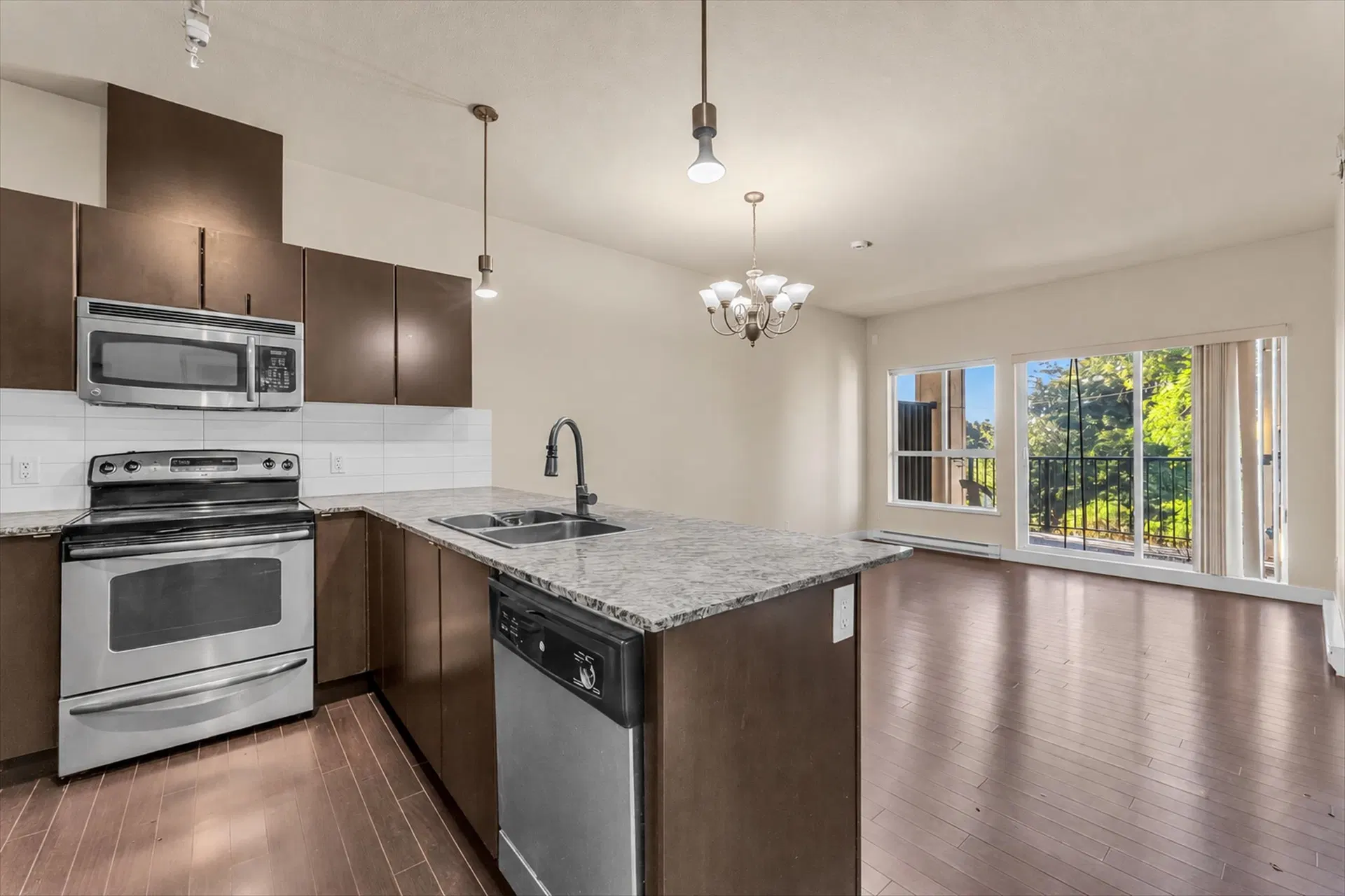 Photo 2 of 33 at #409 – 9655 King George Boulevard