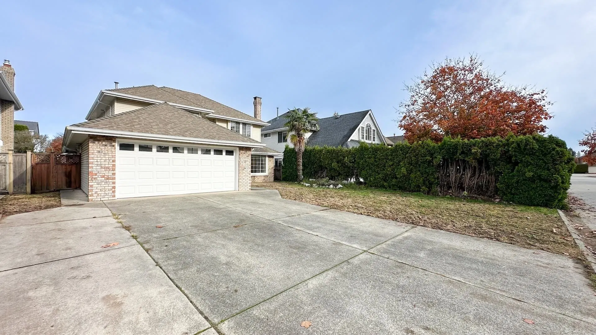 Photo 2 of 40 at 6159 45 Avenue