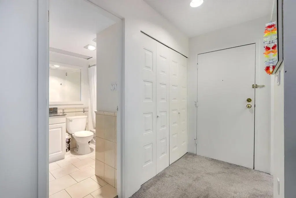 Photo 2 of 18 at #207 – 1450 Laburnum Street
