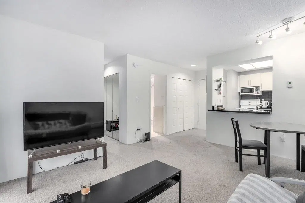 Photo 5 of 18 at #207 – 1450 Laburnum Street