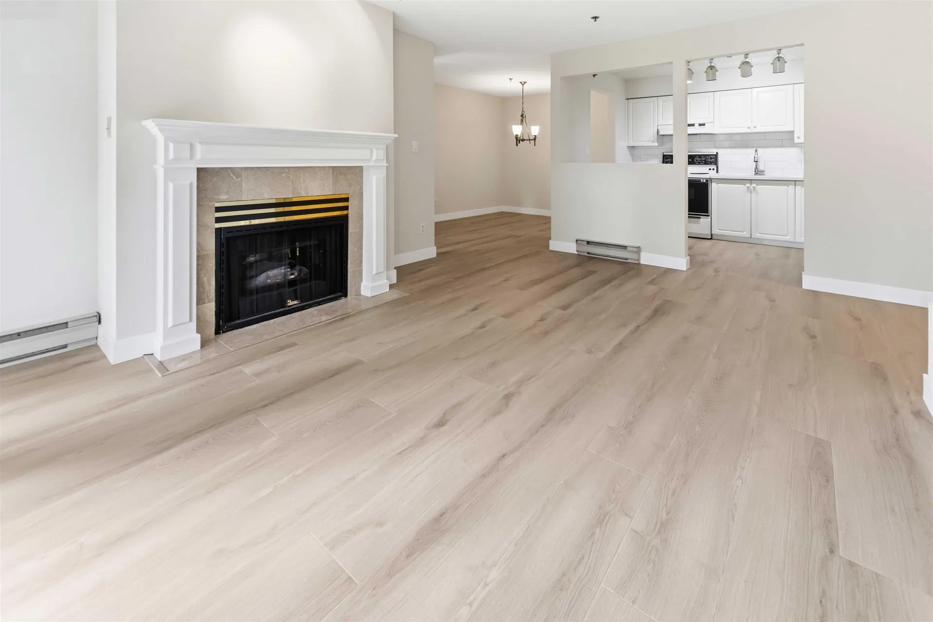 Photo 2 of 35 at #202 – 1148 Westwood Street